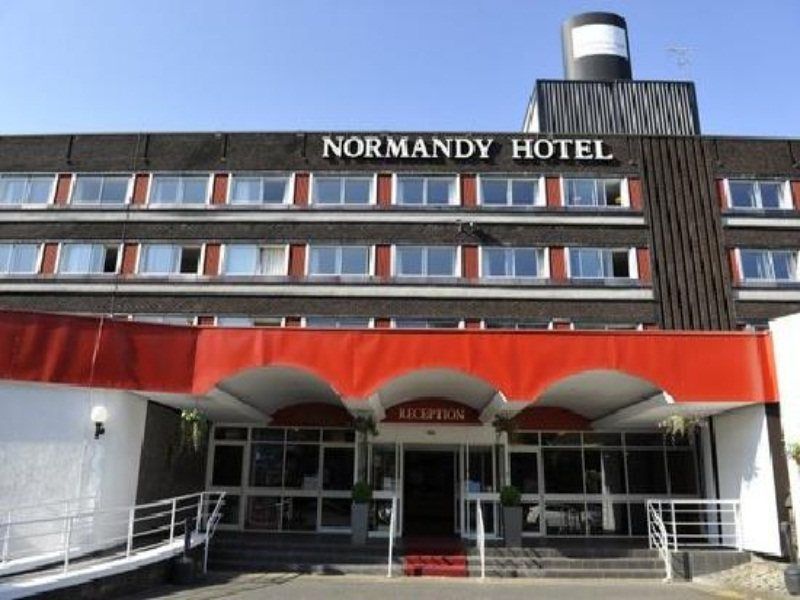 Normandy Hotel Renfrew Bagian luar foto